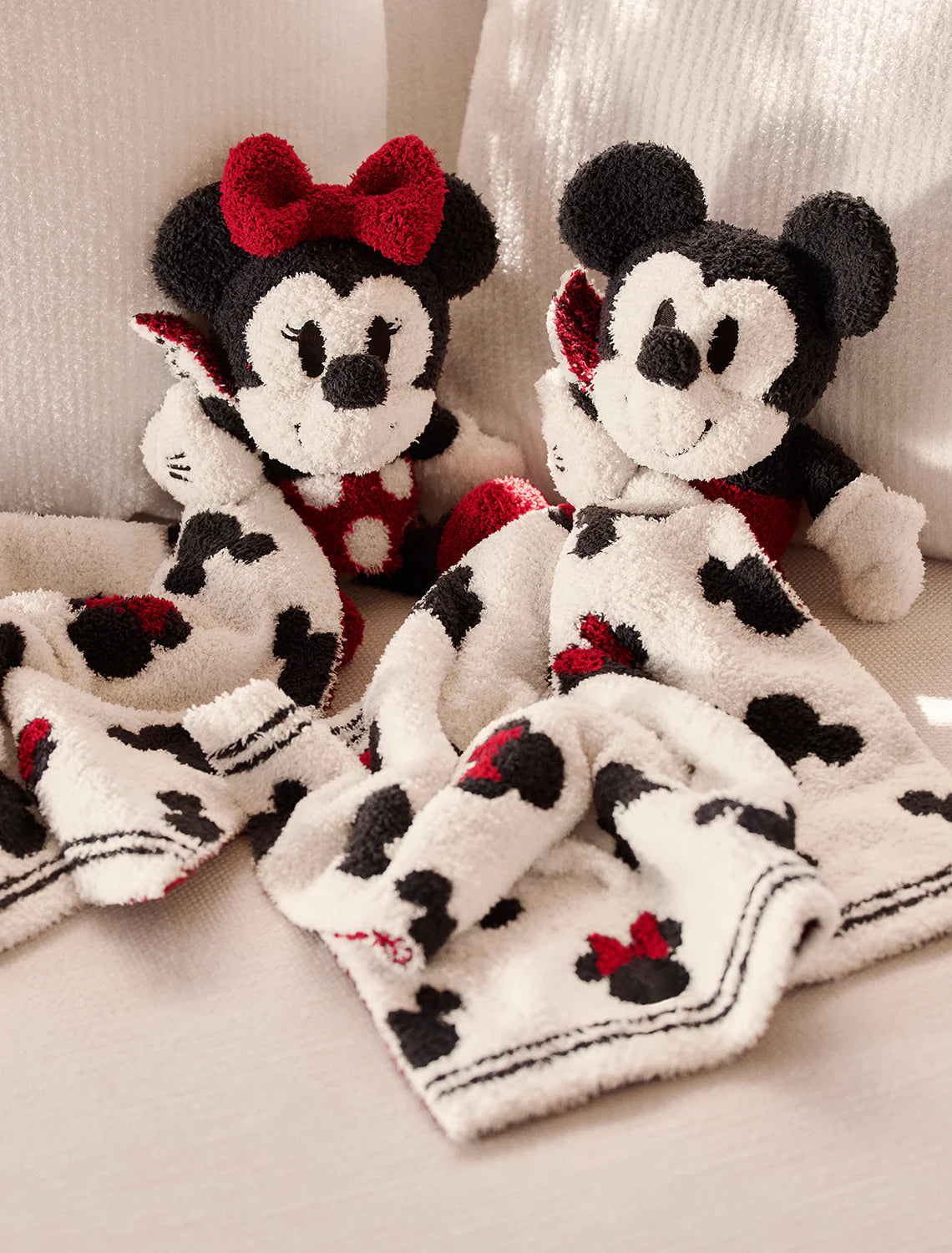 CozyChic® Disney Classic Mickey Mouse Blanket Buddie